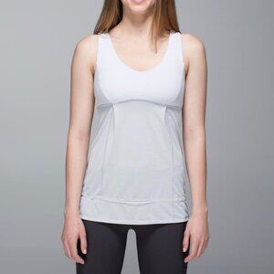Lululemon Hustle & Bustle Tank Heathered Light Grey Size 6 Workout Yoga Top